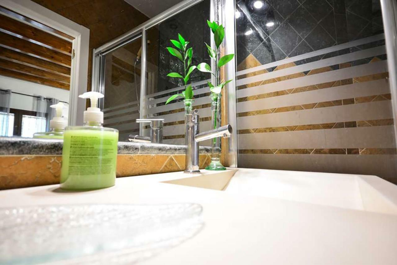 Casa Alfalfa 2 Dormitorios Terraza Y Solarium Privado Sevilla Buitenkant foto